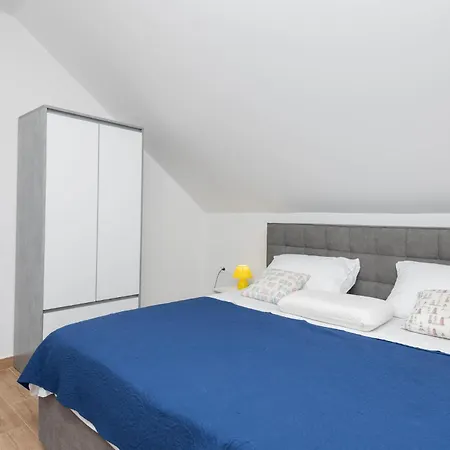2 Bedroom Cozy In Podaca