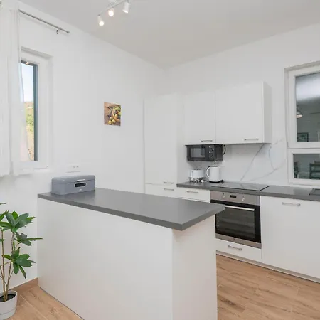 2 Bedroom Cozy In Apartmán *
