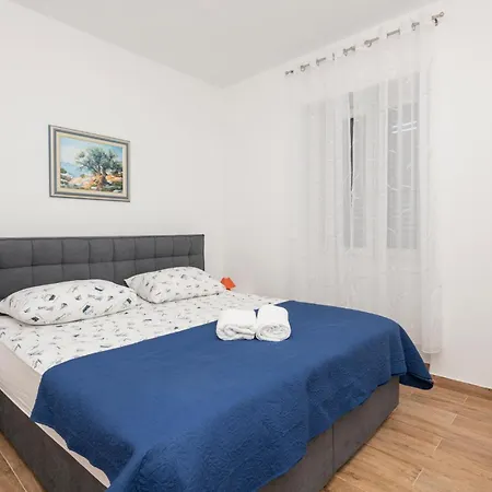 2 Bedroom Cozy In Podaca