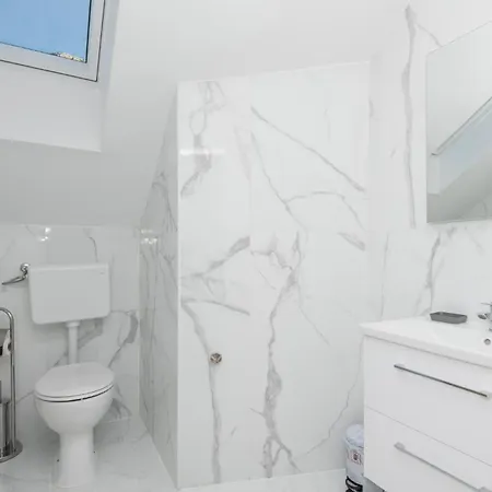 2 Bedroom Cozy In Apartmán